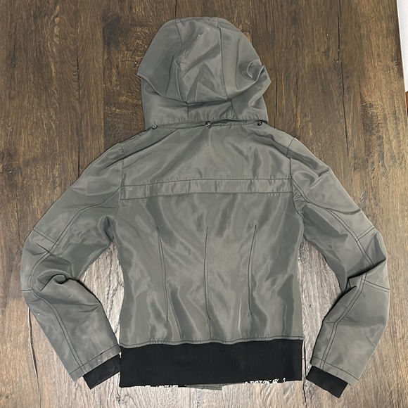 Grey Jacket - Picture 4 of 5